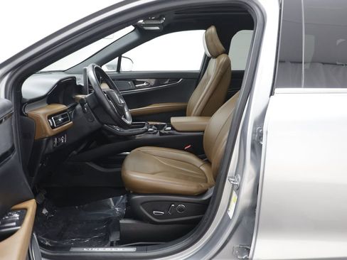 Used 2022 Lincoln Nautilus Reserve AWD/4WD image 5