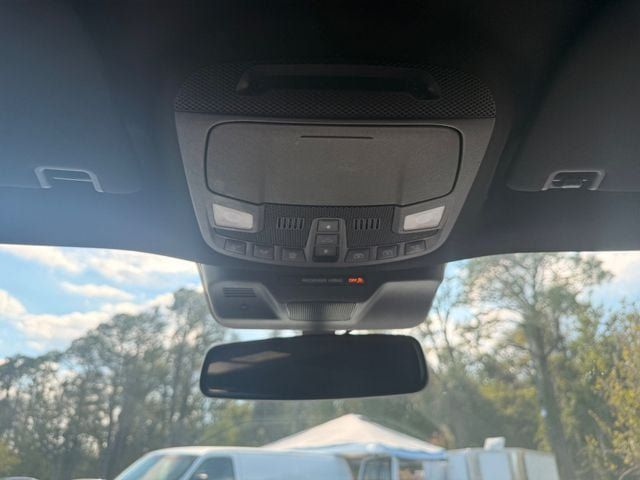 Used 2024 Ford Expedition Limited AWD/4WD image 5