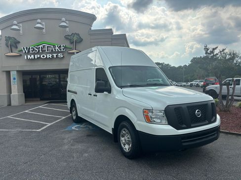 Used 2021 Nissan NV 2500 SV w/ Back Door Glass Package RWD image 2