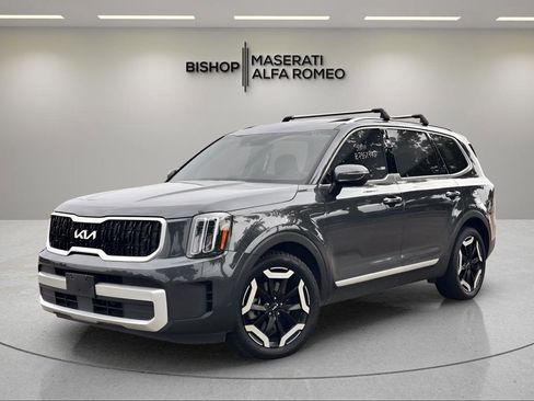 Used 2024 Kia Telluride EX image 3