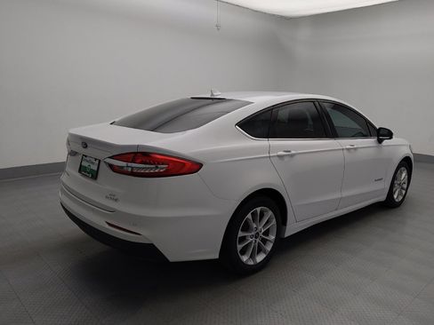 Used 2019 Ford Fusion SE FWD image 10