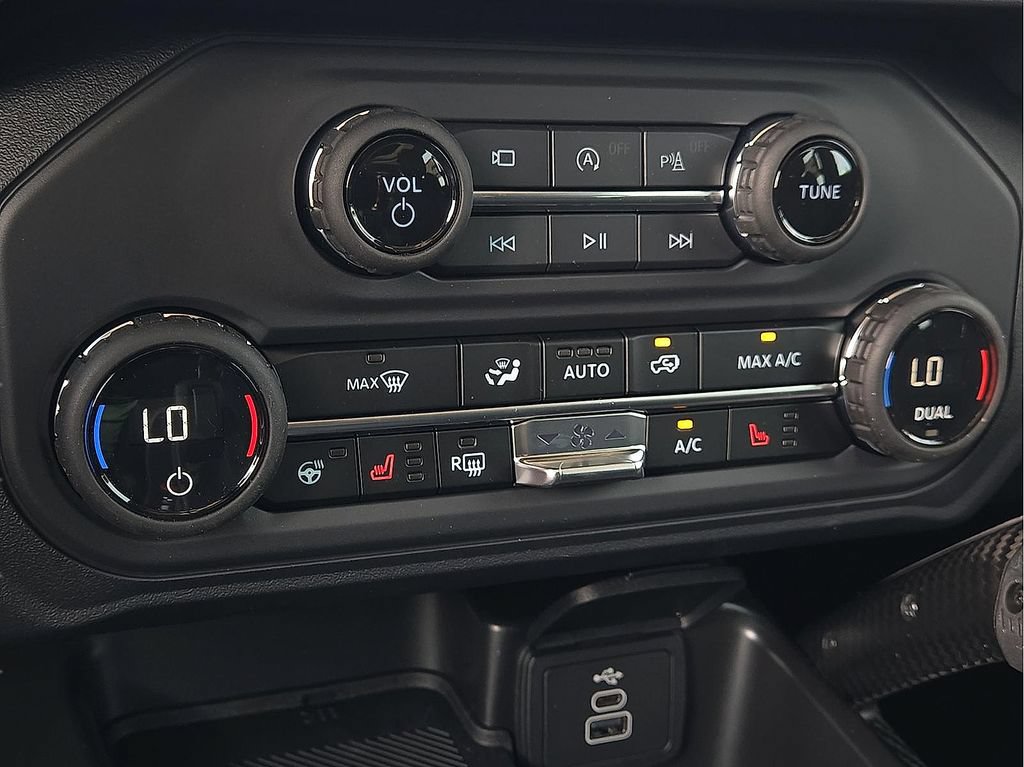 New 2026 Ford Bronco Raptor w/ Interior Carbon Fiber Pack AWD/4WD image 15