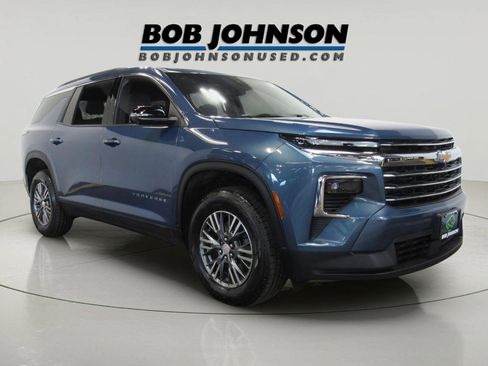 Certified 2024 Chevrolet Traverse LT w/ LPO, Floor Liner Package image 1