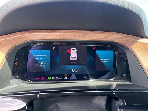 Used 2025 Volkswagen Atlas SE image 17