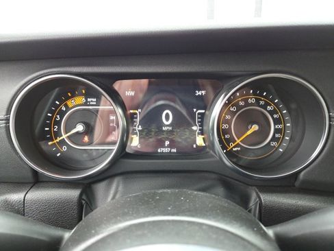 Used 2022 Jeep Gladiator Overland w/ Cold Weather Group image 14