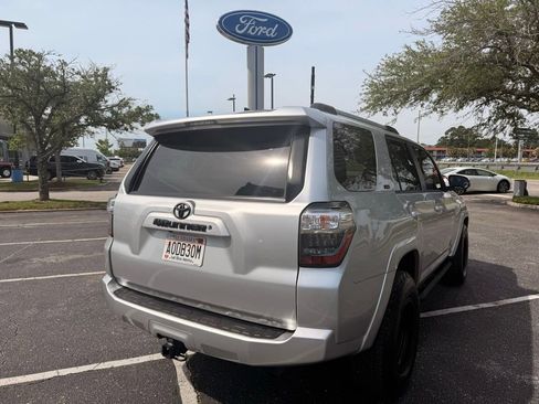Used 2019 Toyota 4Runner SR5 Premium RWD image 7