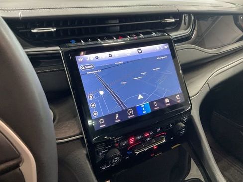 Used 2022 Jeep Grand Cherokee Limited 4xe w/ Luxury Tech Group II image 14