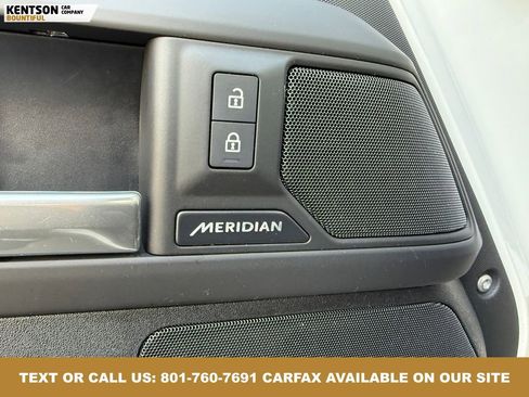Used 2025 Land Rover Defender 110 S image 21
