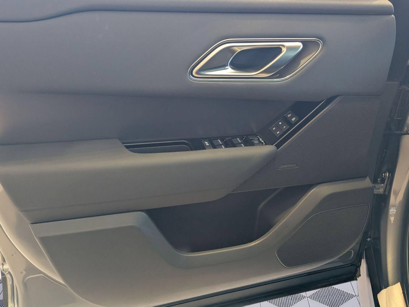 New 2026 Land Rover Range Rover Velar S AWD/4WD image 11