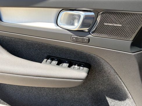 New 2026 Volvo XC40 B5 Ultra w/ Protection Package Premier image 14