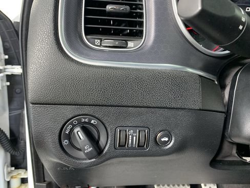 Used 2016 Dodge Charger R/T Scat Pack w/ Technology Group RWD image 16