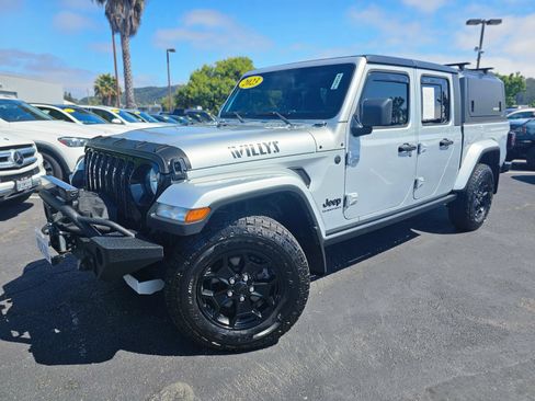 Used 2023 Jeep Gladiator Sport AWD/4WD image 1