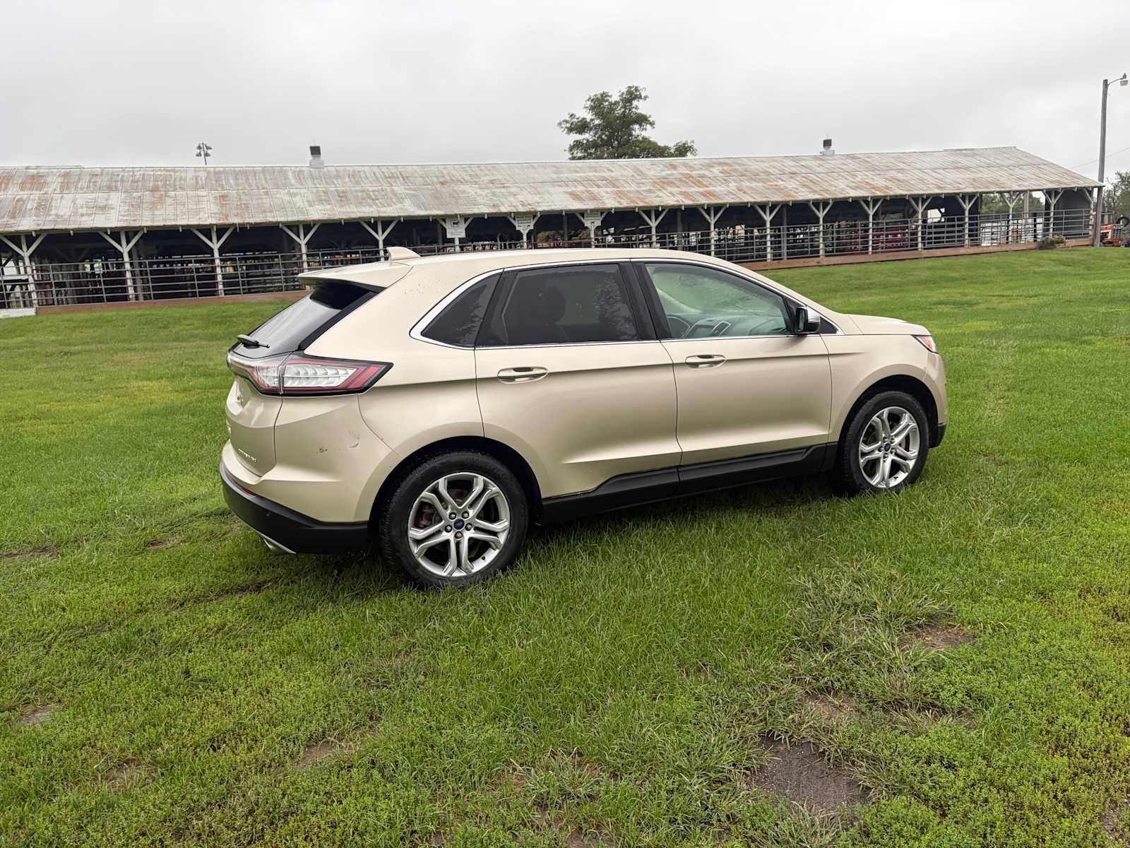Used 2018 Ford Edge Titanium w/ Technology Package FWD image 8
