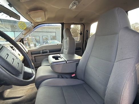 Used 2010 Ford F250 Lariat image 16