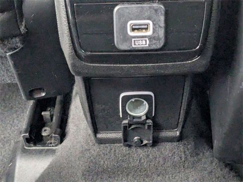 Used 2023 Jeep Compass Limited image 25