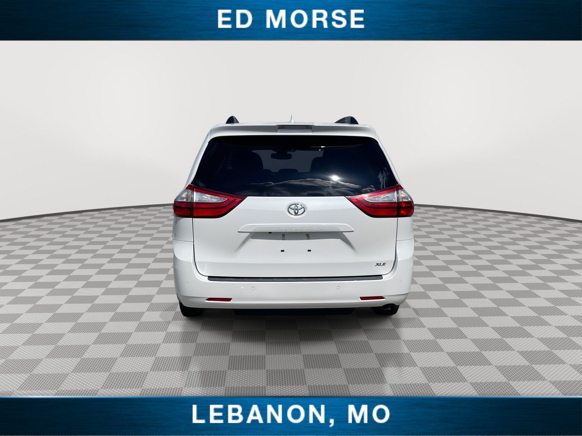 Used 2018 Toyota Sienna XLE w/ XLE Navigation Package FWD image 7