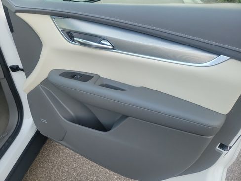 Certified 2022 Cadillac XT5 Premium Luxury FWD image 31