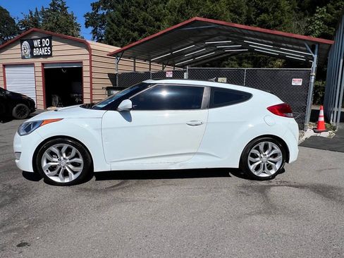Used 2013 Hyundai Veloster w/ Style Pkg FWD image 18