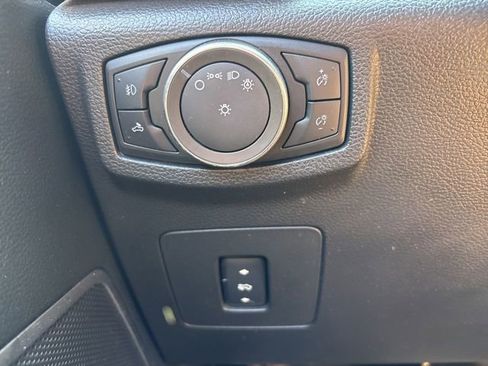 Used 2016 Ford F150 Lariat w/ Equipment Group 502A Luxury AWD/4WD image 21