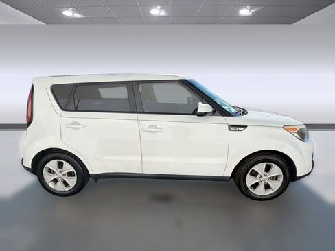 Used 2016 Kia Soul FWD image 7
