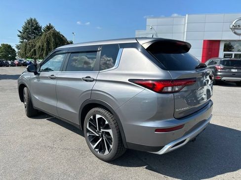 Used 2022 Mitsubishi Outlander SE AWD/4WD image 3