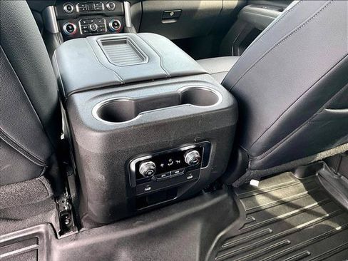 Used 2024 GMC Yukon SLE w/ Gmc Pro Safety Plus Package RWD image 24