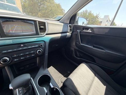 Used 2021 Kia Sportage LX FWD image 15