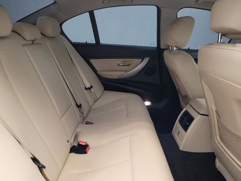 Used 2018 BMW 320i Sedan RWD image 19