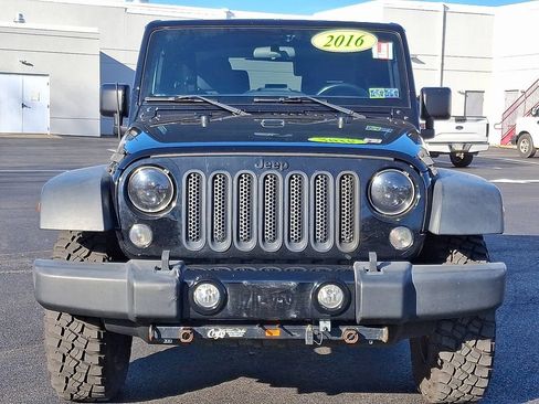 Used 2016 Jeep Wrangler Sport AWD/4WD image 2