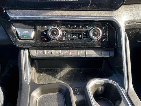 Used 2024 GMC Sierra 3500 Denali w/ Denali Reserve Package image 16