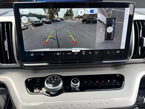 Certified 2025 Ford Expedition Active AWD/4WD image 7