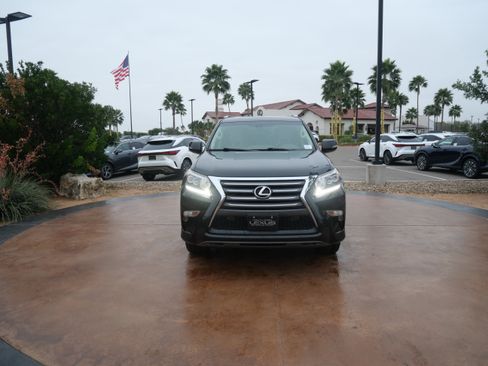 Used 2019 Lexus GX 460 image 6