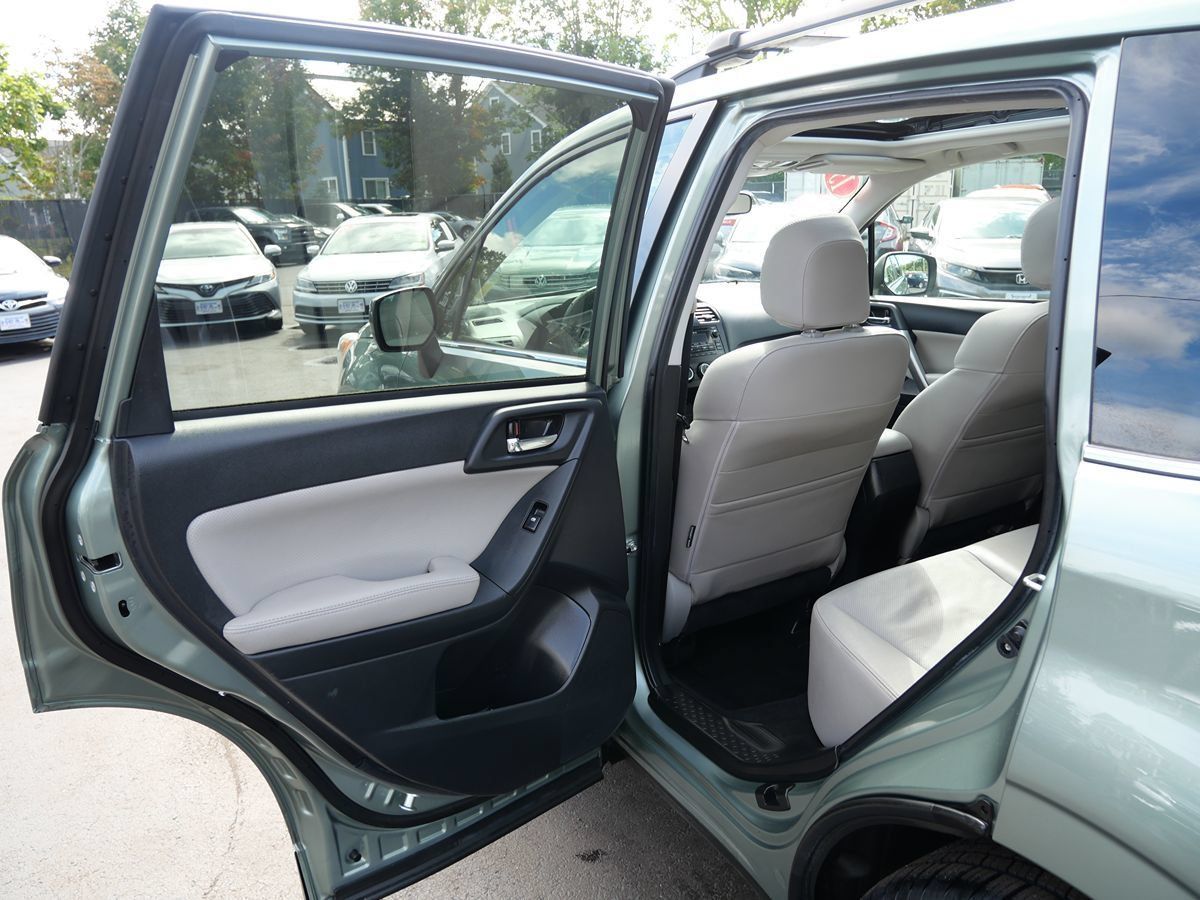Used 2015 Subaru Forester 2.5i Limited AWD/4WD image 25