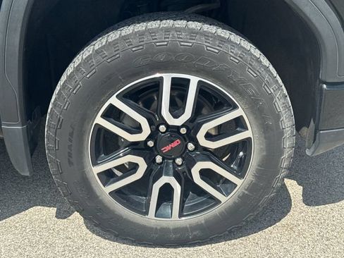 Used 2023 GMC Sierra 1500 AT4 w/ Technology Package AWD/4WD image 47