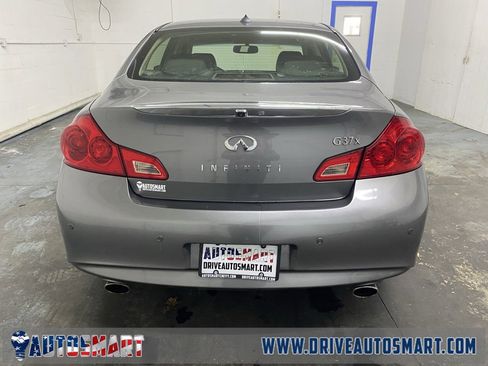 Used 2013 INFINITI G37 X w/ Premium Pkg image 4