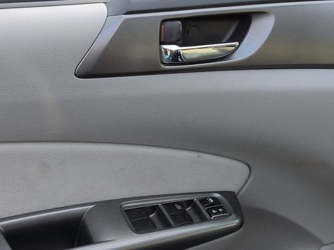 Used 2012 Subaru Forester 2.5X Limited image 15