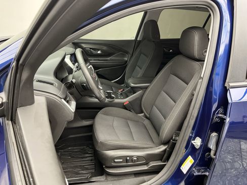 Used 2022 GMC Terrain SLE w/ Driver Convenience Package image 9