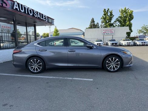 Used 2019 Lexus ES 350 w/ Premium Package image 2