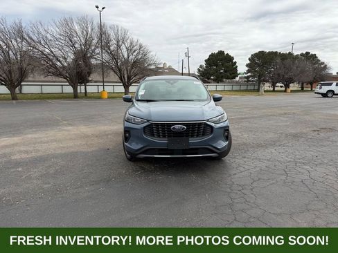 Used 2025 Ford Escape Platinum w/ Class II Trailer Tow Package image 1