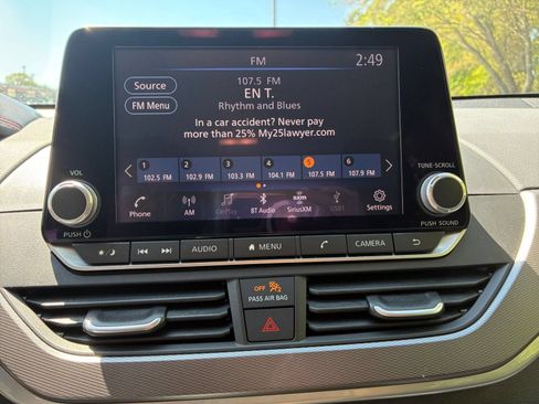 Used 2025 Nissan Altima 2.5 SR FWD image 21