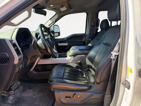 Used 2021 Ford F250 Lariat w/ Chrome Package image 9