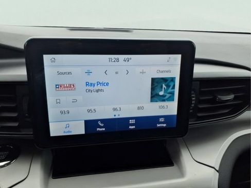 Certified 2024 Ford Explorer XLT AWD/4WD image 17