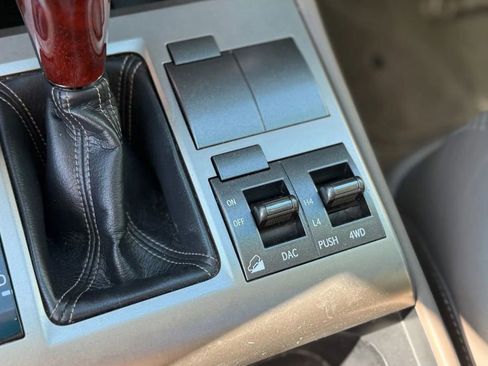 Used 2011 Lexus GX 460 image 18