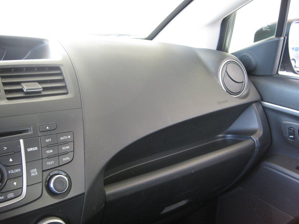 Used 2015 MAZDA MAZDA5 Sport FWD image 18