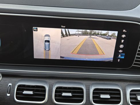 Used 2021 Mercedes-Benz GLE 350 4MATIC image 11