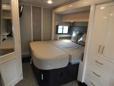 Used 2020 Mercedes-Benz Sprinter 3500 image 39