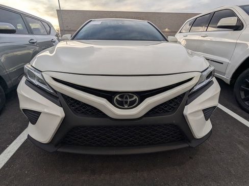 Certified 2020 Toyota Camry SE image 2