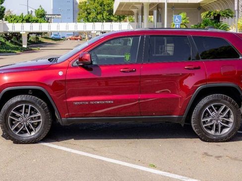 Used 2020 Jeep Grand Cherokee Laredo w/ Quick Order Package 2BN North image 11