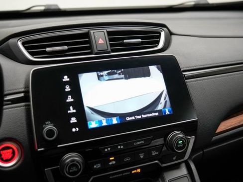 Used 2018 Honda CR-V Touring image 2