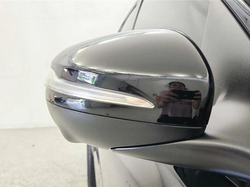 Used 2023 Mercedes-Benz GLE 350 4MATIC image 19